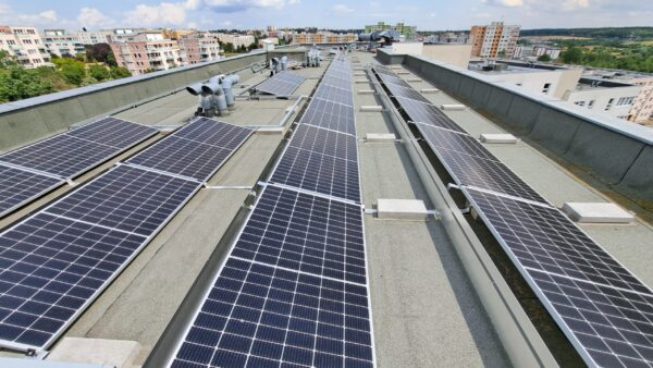 Pražská komunitní energetika získává nový impuls – Licence na výrobu elektrické energie v&nbsp;rukou PSOE