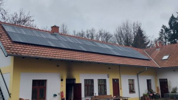 PCOE pokračuje ve výstavbě FVE na městských budovách